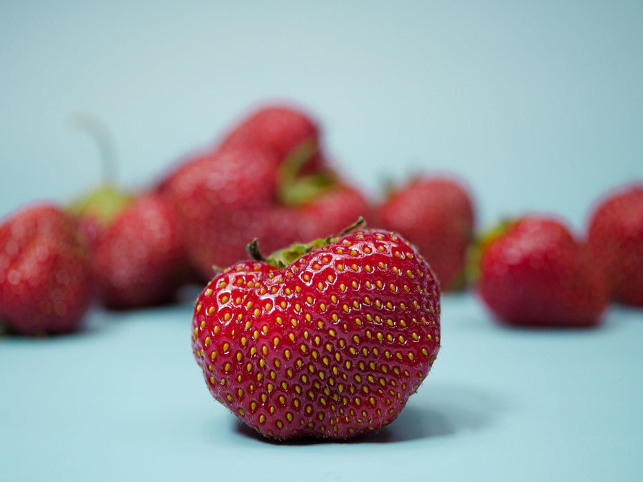 草莓，六月轴承； “宝石”